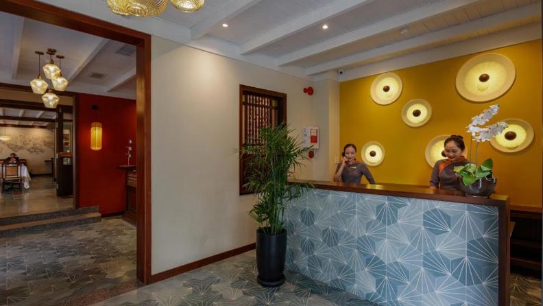 Cozy Savvy Lobby