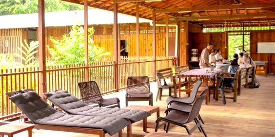 Nanga Sumpa Lodge Spiseomraade 01