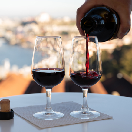 I Porto skal vi på byvandring og rundvisning i et portvinshus.