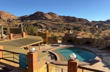 Klein Aus Vista Desert Horse Inn Pool