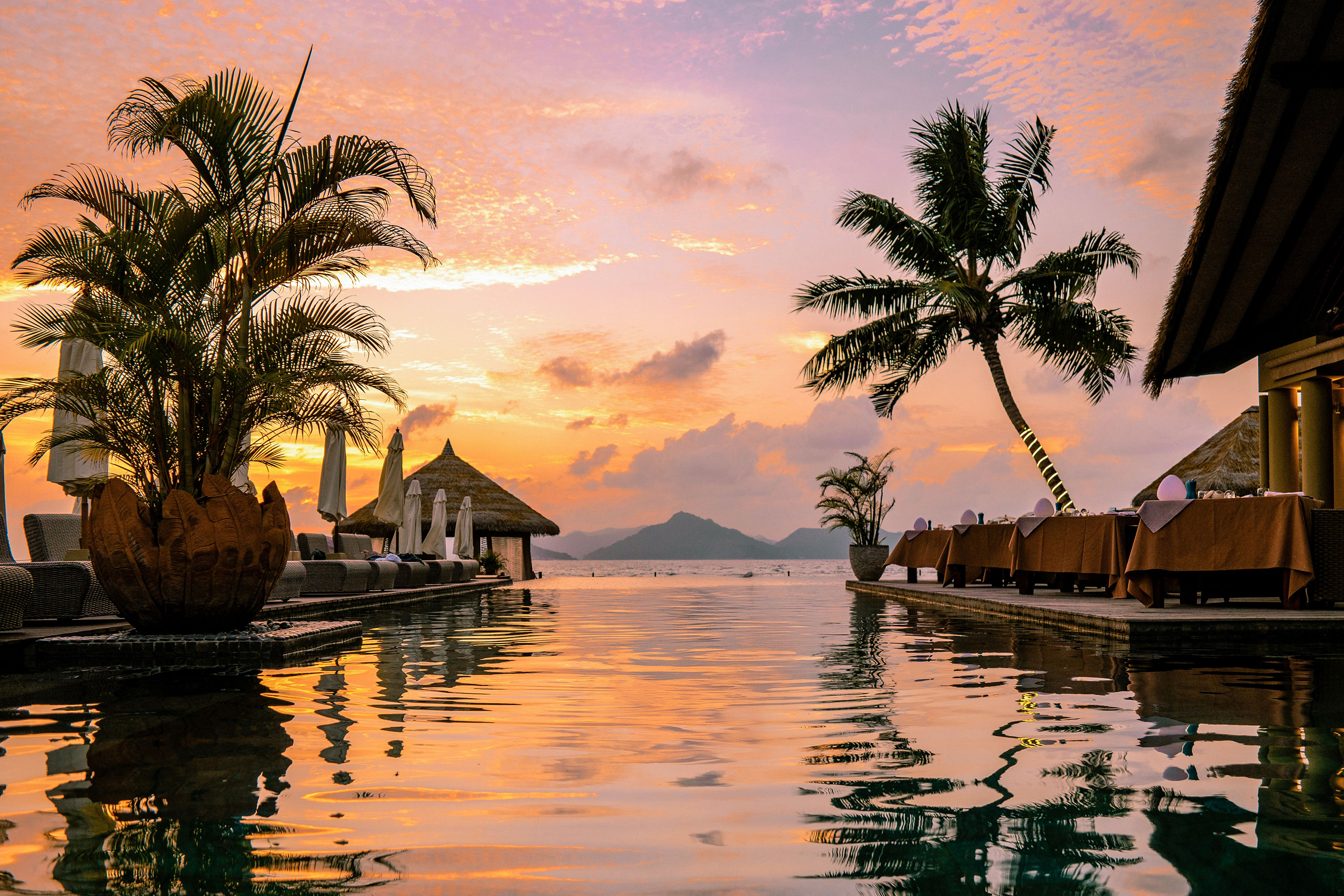 Vulkaner Og Palmestrande Teaser