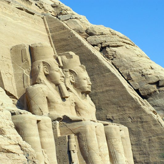 I får også mulighed for at besøge nogle af områdets fascinerende templer som Abu Simbel...