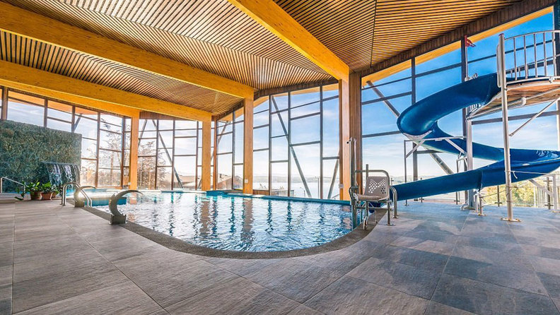 Hotel Cabana Del Lago Pool 01