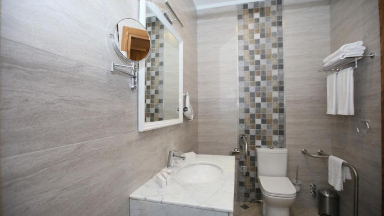 Auroom Hotel Bathroom 2